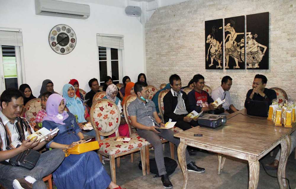 Suasana Buka Bersama Hayyana di Madam Tan Wokbar bersama para Blogger dan Penggiat Bisnis Online